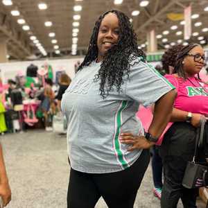 Chemise en denim premium AKA pour femme, motif lettres grecques, tissu de haute qualité, haut décontracté à col rond - Product Image 6