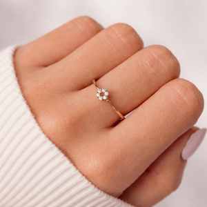 Bague minimaliste en or massif 14 carats et plaqué platine - Bande éternelle micro-incrustée - Product Image 2