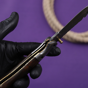 Couteau pliant en acier Damas, lame à dépecer, manche en bois de rose, étui en cuir, couteau de poche EDC pour la chasse et le camping, personnalisable OEM/ODM - Product Image 3