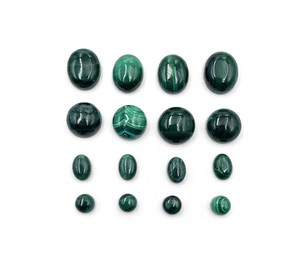 Lote de gemas sueltas de malaquita natural en forma de cabujón, de 5-10 mm, para la elaboración de joyería artesanal. - Product Image 1