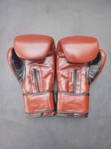 Guantes de Boxeo RTS de Primera Calidad Personalizables en Color Marrón, Guantes de Boxeo Originales de Cuero Vacuno, Sin Boxeo No Hay Vida - Product Image 2