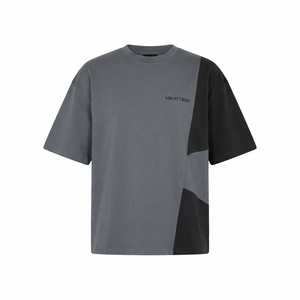 Camiseta de Hombre Gris Oscuro con Bloques de Color, Cuello Redondo, Manga Corta, Corte Holgado, Estilo Casual Urbano - Product Image 3