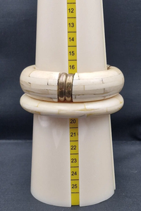 กำไลข้อมือทำมือสไตล์วินเทจจากกระดูกธรรมชาติ ประดับทองเหลือง โดย Perfect Enterprises - Product Image 2