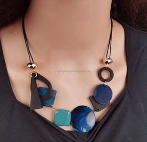 ลดกระหน่ำสร้อยคอจี้เรซินไม้พร้อมโซ่สีดำทันสมัยจี้ทำด้วยมือที่ทันสมัยเหมาะสำหรับเป็นของขวัญและสวมใส่ในชีวิตประจำวัน - Product Image 1