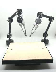 Planche à souder écologique, portable et durable, avec double troisième main et plaque céramique rotative 6x6, disponible à la vente - Product Image 2