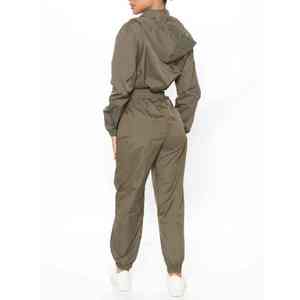 Ensemble de survêtement personnalisé 2 pièces coupe-vent léger avec sweat à capuche court zippé et pantalon de jogging - Product Image 4