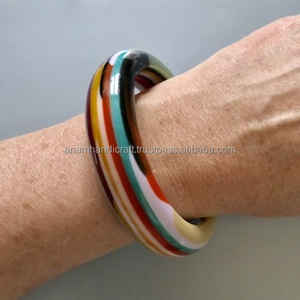 Artisanat en résine de style ange vintage fabriqué à la main pour femmes bouton de manchette et bracelet personnalisés haut de gamme fabriqués à la main d'Inde - Product Image 1