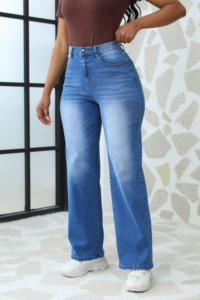 Jeans de Mezclilla Azul Claro Desgastados de Pierna Recta y Cintura Alta para Mujer, Marca Haven Apparels, con Agujeros, Casuales, Largos, Transpirables, 180g - Product Image 5
