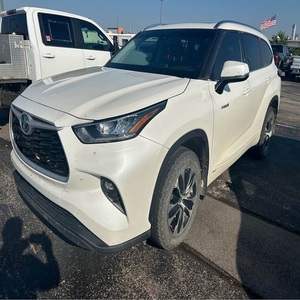 รถยนต์โตโยต้าแลนด์ครุยเซอร์ ไฮแลนเดอร์ ฟอร์จูนเนอร์ SUV ขับเคลื่อนสี่ล้อ เบาะหนัง ภายในสีเข้ม ยาง R16 ใหม่เอี่ยม มีสินค้าพร้อมส่งออก - Product Image 1