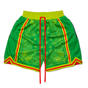 Shorts décontractés pour hommes en tissu mesh vert uni avec bandes latérales blanches, logo frontal et taille à cordon de serrage, respirants - Product Image 6