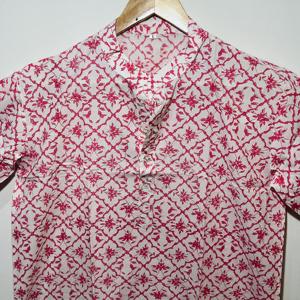Tissu de haute qualité 100% coton Kurta rose à manches courtes pour hommes |   Kurta décontractée à imprimé floral ethnique fait main - Product Image 2