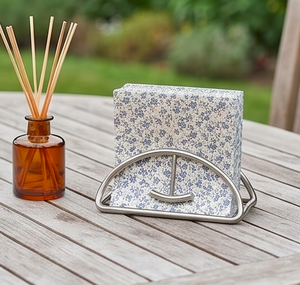 Porte-mouchoirs en métal artisanal moderne en acier au design élégant, parfait pour une utilisation élégante à la table et en vaisselle. - Product Image 4