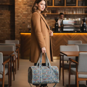 Bolsa de Viaje de Lona de Algodón Estampada Hecha a Mano, de Lujo, Moderna, para Vacaciones, de Gran Capacidad, con Bolsillo Frontal - Product Image 2