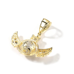 Collier Pendentif Globe Rotatif Ailes d'Ange Zirconiums Sertis Bijoux en Laiton Plaqué Argent Plaqué Or Chaîne Unisexe - Product Image 3