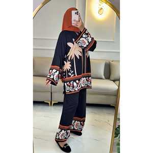 Ensemble coordonné style bohème XL avec imprimé tendance et élégant, tenue magnifique et branchée - Product Image 1