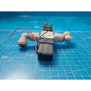 Válvula Neumática Solenoide Humphrey H181E1 Usada Como Parte del Equipo Legacy Semiconductor - Product Image 3
