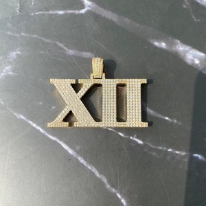 Iced Out XII Römische Ziffern Anhänger VVS1 D-Farbe Moissanit Maßgefertigter Hip-Hop-Schmuck - Product Image 1