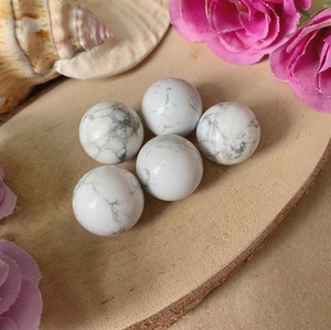 Sphère de cristal d'howlite blanche naturelle, boule de pierre précieuse polie, pierre de guérison, décoration de la maison, méditation, Reiki, cadeau, présentoir - Product Image 4