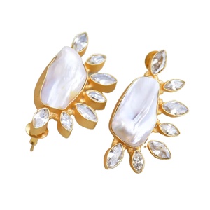 ต่างหูรูปหยดน้ำทองเหลืองธรรมชาติเพทายระดับพรีเมี่ยมดีไซน์หินธรรมชาติชุบโรเดียมทองเหลืองทันสมัย - Product Image 3