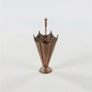 Porte-parapluie créatif en cuivre et laiton, support décoratif antique en métal de forme unique pour bâtons de marche - Product Image 1