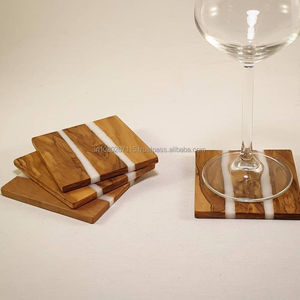 Posavasos de madera hecho a mano con acabado natural para mesa de cocina en hogares y cafés en todas partes - Product Image 6