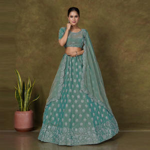 ชุดมอส เลเฮนกา โจลี พร้อมผ้าคลุมไหล่ปักลายดอกไม้ประดับเลื่อมทั่วทั้งผืน ดีไซน์หรูหรา เหมาะสำหรับงานเลี้ยงและงานเฉลิมฉลองสำหรับผู้หญิง - Product Image 5