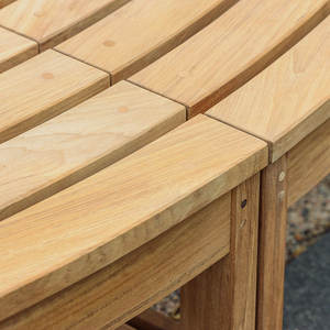 Banco Redondo de Teca Premium para Jardín con Respaldo – Solución de Asientos para Áreas Públicas y Resorts - Product Image 5