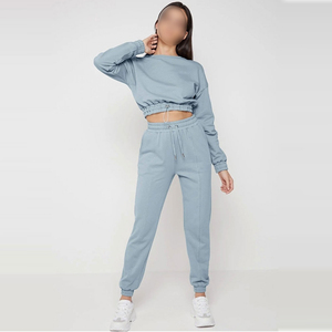 Ensemble de survêtement deux pièces pour femme, haut court et pantalon de jogging, pour le sport, les loisirs et les voyages - Product Image 1