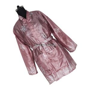 KS011 Kimono court en soie vintage pour femme, style bohème, ample, imprimé floral coloré, idéal pour la plage et les vacances - Product Image 4
