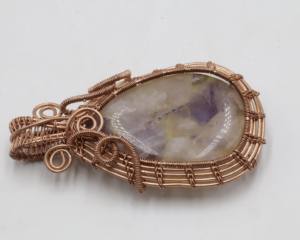 Colgante de Ametrina con Corte Baguette Envuelto en Alambre de Cobre |   Joyería Hecha a Mano con Piedra Preciosa de Ametrino Natural |   Colgante de Cristal Curativo de Talla Única - Product Image 4