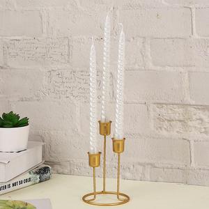 Candelabro Triple de Metal Dorado de Lujo, Decoración Navideña y para Bodas, Centro de Mesa Moderno de Hierro Hecho a Mano y Duradero - Product Image 3