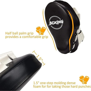 Guantes de boxeo de PU blancos y negros con diseño curvo, duraderos, para entrenamiento de kickboxing y artes marciales personalizadas. - Product Image 3