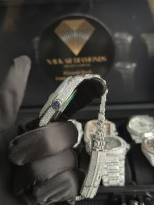 นาฬิกาโมอิสซาไนต์สุดหรู นาฬิกาโมอิสซาไนต์ VVS1 นาฬิกาโมอิสซาไนต์ผู้ชายแบบฝังเพชร ขายส่ง ขอบตัวเรือนแบบสั่งทำพิเศษ โครงสร้างแบบเปลือย เครื่องกลไก - Product Image 5