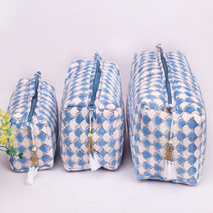 Trousse de Maquillage Portable Grande Taille en Coton Premium Imprimé au Bloc pour l'Été, Pochette Cosmétique Matelassée à Motifs de Personnages Tendance, Unisexe - Product Image 1