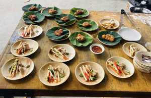 Assiettes en feuilles de palmier Areca naturelles, très demandées |   Vaisselle écologique ronde et carrée pour la décoration des plats vietnamiens - Product Image 2