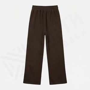 Pantalon de survêtement homme personnalisé style streetwear, en coton épais de haute qualité, délavé à l'acide, effet soleil, avec strass, bas résistant - Product Image 3