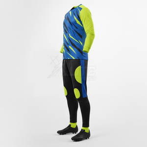 Tenue de football athlétique respirante pour gardien de but avec tissu lisse et option d'impression personnalisée du nom et du numéro - Product Image 6