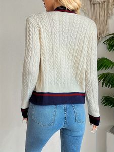 Cardigan en tricot torsadé style preppy avec bordure à rayures contrastées – Pull en tricot blanc à col en V et manches longues avec boutons métalliques - Product Image 3