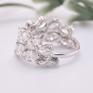 Anillo de compromiso, aniversario y boda de oro blanco con diamantes de laboratorio talla marquesa y pera, banda curva, diseño en V, chevron y múltiples filas. - Product Image 4