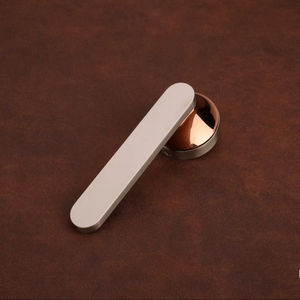 Manija de Puerta de Latón de Lujo Minimalista con Cerradura de Embutir para Interiores, Precio de Fábrica al por Mayor para Muebles Residenciales - Product Image 1