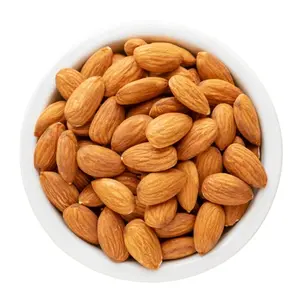 Amandes séchées OJISHTHA, peau brune, entières/blanchies, prêtes à l'emploi, durée de conservation de 24 mois, provenant de Delhi - Product Image 1