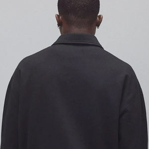 Chemise d'hiver pour homme à col rabattu, toucher doux, conçue pour le confort et un style structuré, à prix avantageux pour les acheteurs en gros, vêtements décontractés - Product Image 5