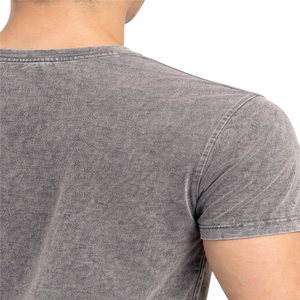 T-shirt pour homme à col en V uni, manches courtes, en coton, coupe ajustée, couleur unie, design personnalisé, effet délavé - Product Image 6