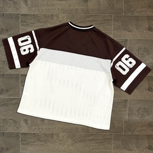 T-shirt vintage streetwear pour homme à manches courtes, col en V, coupe ample, en jersey maillé, avec noms d'équipe personnalisés, tissu respirant et anti-humidité - Product Image 2