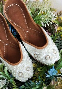 2. Pakistani Women Khussa Traditional Embroidered Pumps Soft Comfortable Ladies Flats Fashion Ethnic Footwear Wholesale - Product Image 5