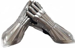 Guantes Metálicos de Fabricante OEM con Construcción de Acero Detallada para Disfraces Medievales, Fotografía y Decoración - Product Image 2