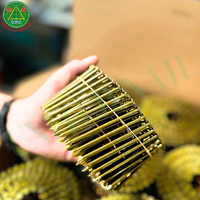 Clous à bobine haute résistance de 3 pouces à tête lisse/vis pour palettes en bois, pour pistolet pneumatique, tête à motif damier, du Vietnam