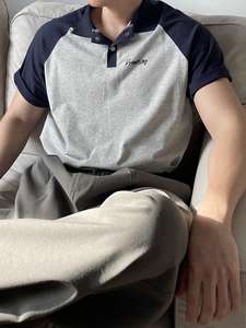 Polo d'été pour homme avec imprimé lettres et blocs de couleur gris et bleu - Product Image 3
