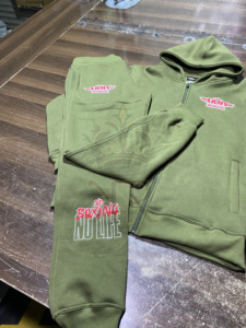 Conjunto Deportivo Personalizado 100% Algodón, Sudadera con Capucha Gruesa y Pantalones Deportivos, Ropa Deportiva Urbana - Product Image 2