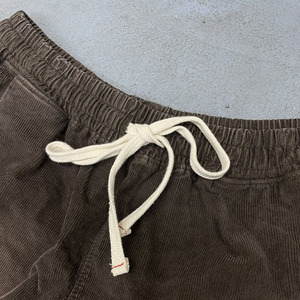 Shorts en toile personnalisés pour hommes, respirants, taille mi-haute élastique, logo vieilli, délavés à l'acide, entrejambe de 5 pouces, style décontracté urbain, très tendance - Product Image 6